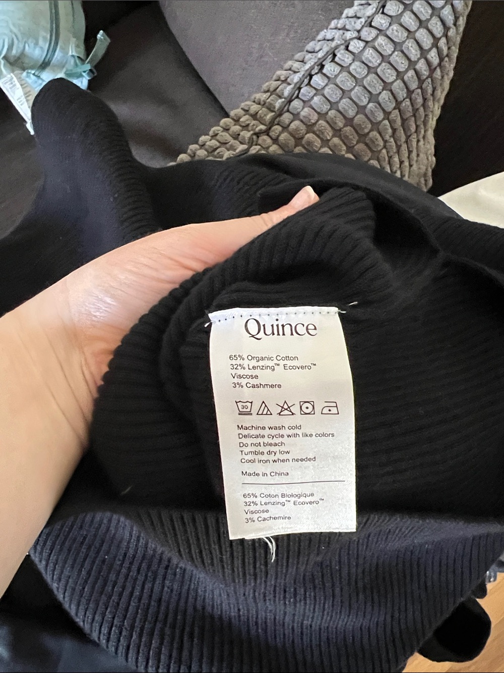 Quince Black Ribbed cashmere v-neck nursing top - Picture 4 of 5